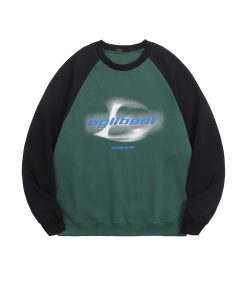 Unisex Retro Round Neck Color-Blocked Sweatshirt with Blurred Letter Design, Dropped Shoulders, Perfect for Spring and Autumn Fashion