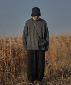 Unisex Retro Solid Color Round Neck Knitted Sweater - Japanese Casual Loose Fit, Cozy Autumn Winter Layering Top