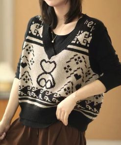 V-Neck Big Bear Sleeveless Knit Sweater Vest Top - Versatile Commuter Style for Spring & Autumn, Perfect for 90s and Y2K Fashion