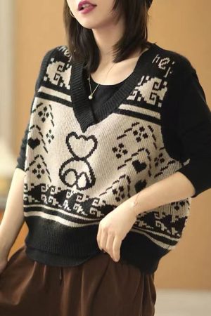 V-Neck Big Bear Sleeveless Knit Sweater Vest Top - Versatile Commuter Style for Spring & Autumn, Perfect for 90s and Y2K Fashion