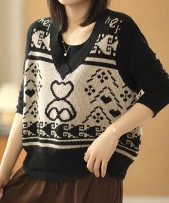 V-Neck Big Bear Sleeveless Knit Sweater Vest Top - Versatile Commuter Style for Spring & Autumn, Perfect for 90s and Y2K Fashion