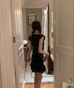 V-neck Black Sleeveless Embroidered Dress for Women - Waist-Cinching Slimming Design, Perfect for Petite Figures, Summer Short Skirt