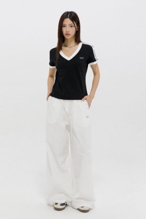 V-Neck Color-Block Striped Short-Sleeve T-Shirt for Men and Women - Summer Casual Slim-Fit Top, 90s Inspired Fashion