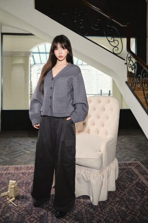 V-Neck Drop Shoulder Knitted Cardigan Sweater Coat for Women - Cozy High-End Feel, Autumn Winter Fashion