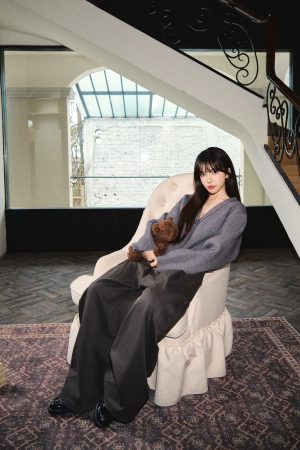V-Neck Drop Shoulder Knitted Cardigan Sweater Coat for Women - Cozy High-End Feel, Autumn Winter Fashion