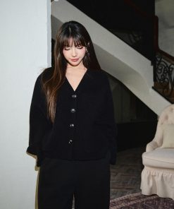 V-Neck Drop Shoulder Knitted Cardigan Sweater Coat for Women - Cozy High-End Feel, Autumn Winter Fashion