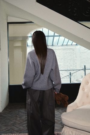 V-Neck Drop Shoulder Knitted Cardigan Sweater Coat for Women - Cozy High-End Feel, Autumn Winter Fashion