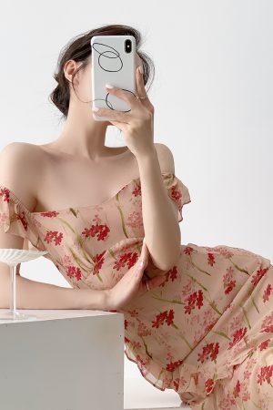 V-neck Floral Dress with Flutter Sleeves - Bodycon Mermaid Style for Summer Vacation - 2025 Trendy Women's Dress