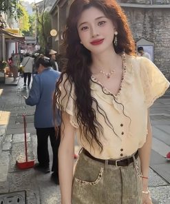 V-Neck Lace Short Sleeve Shirt for Women - Stylish Hepburn Style Summer Top, Light Luxury, Age-Reducing French Niche Fashion