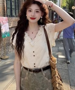 V-Neck Lace Short Sleeve Shirt for Women - Stylish Hepburn Style Summer Top, Light Luxury, Age-Reducing French Niche Fashion