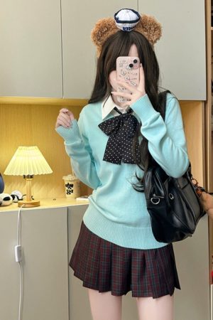 V-Neck Long Sleeve Pudding Bear Pullover Sweater - Women's Loose Fit Early Autumn College Style Versatile Layer