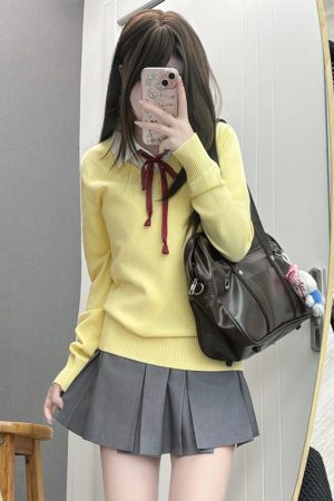 V-Neck Long Sleeve Pudding Bear Pullover Sweater - Women's Loose Fit Early Autumn College Style Versatile Layer