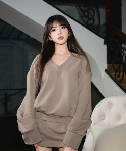 V-Neck Loose Long Sleeve Sweatshirt and Skirt Set - Casual Women's Pullover and Skirt Outfit for Relaxed Style