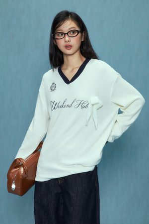 V-Neck Loose Long Sleeve T-Shirt for Women - Casual College Style Top, Spring 2025, Trendy Everyday Wear