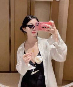 V-Neck Rose Floral Vintage Slim-Fit One-Piece Swimsuit for Women - Sexy Beach Vacation Style, Perfect for Small Busts, Hot Spring Look