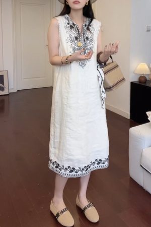 V-Neck Sleeveless Printed Dress for Women - Fashionable 2025 Summer Design, Versatile & Unique, Youthful Style