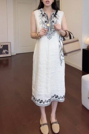 V-Neck Sleeveless Printed Dress for Women - Fashionable 2025 Summer Design, Versatile & Unique, Youthful Style