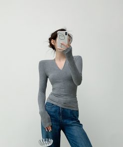 V-Neck Slim-Fit Women's T-Shirt, Stylish Knit Top for a Youthful Look, Trendy Casual Wear, Perfect for 90s and Y2K Fashion Lovers