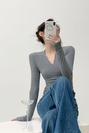 V-Neck Slim-Fit Women's T-Shirt, Stylish Knit Top for a Youthful Look, Trendy Casual Wear, Perfect for 90s and Y2K Fashion Lovers