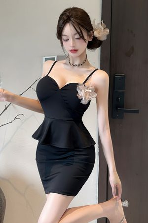 V-Neck Spaghetti Strap Slimming Dress with Fake Two-Piece Design for Nightclub or Work - Sexy Waist-Cinching Style