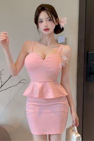 V-Neck Spaghetti Strap Slimming Dress with Fake Two-Piece Design for Nightclub or Work - Sexy Waist-Cinching Style