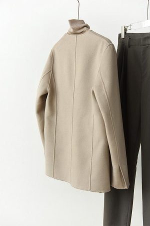 V-Neck Wool Cashmere Blend Short Coat in Old Money Style for Commuters - Luxurious 90s-Inspired Outerwear