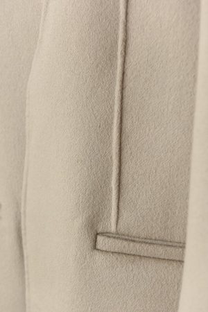 V-Neck Wool Cashmere Blend Short Coat in Old Money Style for Commuters - Luxurious 90s-Inspired Outerwear