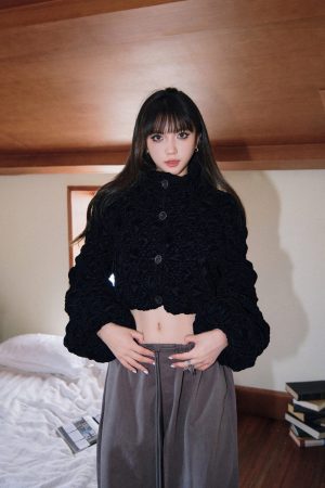 Velvet Cotton Coat with Stand-Up Collar, Loose Fit, Slimming Effect - Stylish Warm Short Top for Chic Fall Looks