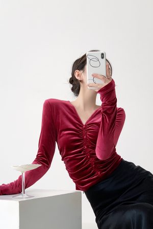 Velvet Long Sleeve V-Neck Top for Women, High-End Autumn/Winter 2025, Trendy Base Layer, Chic Fashion Essential