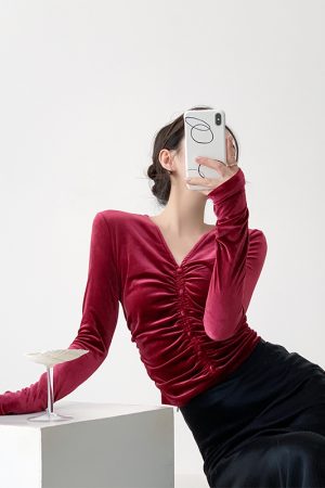 Velvet Long Sleeve V-Neck Top for Women, High-End Autumn/Winter 2025, Trendy Base Layer, Chic Fashion Essential