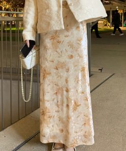 Velvet Printed Thickened Midi Skirt for Women, Elegant Long Skirt in Versatile Style for Early Spring Fashion