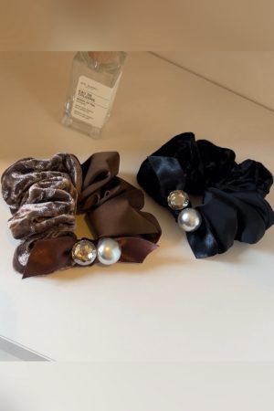 Velvet Retro Rhinestone Bow Hair Tie - Elegant Large Ponytail Holder for Autumn Winter Style Accessories