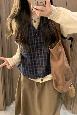 Versatile All-Cotton Color-Woven Checkered V-Neck Vest for Women - Loose Simple Elegant Layering Piece for Autumn 2025