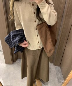 Versatile All-Cotton Color-Woven Checkered V-Neck Vest for Women - Loose Simple Elegant Layering Piece for Autumn 2025