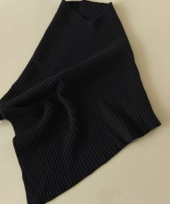 Versatile Black All-Wool Shawl Cape - Heavy Thick-Textured Warm Scarf for a French Artistic Atmosphere