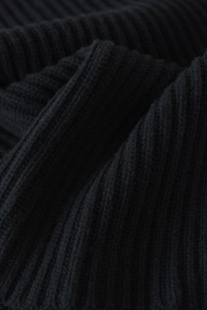 Versatile Black All-Wool Shawl Cape - Heavy Thick-Textured Warm Scarf for a French Artistic Atmosphere