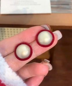 Versatile Black Square Pearl Stud Earrings for Women - Fashionable, Elegant, High-End Design for Autumn/Winter 2025 Trends