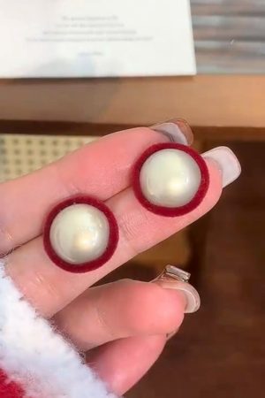 Versatile Black Square Pearl Stud Earrings for Women - Fashionable, Elegant, High-End Design for Autumn/Winter 2025 Trends