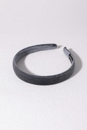 Versatile Black Velvet Headband - Minimalist Retro Hair Accessory for Women, Perfect for Autumn & Winter, Chic High-End Style