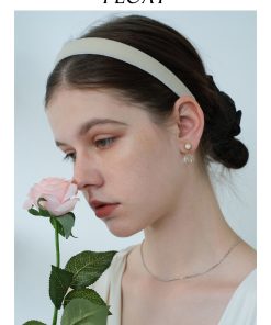 Versatile Black Velvet Headband - Minimalist Retro Hair Accessory for Women, Perfect for Autumn & Winter, Chic High-End Style