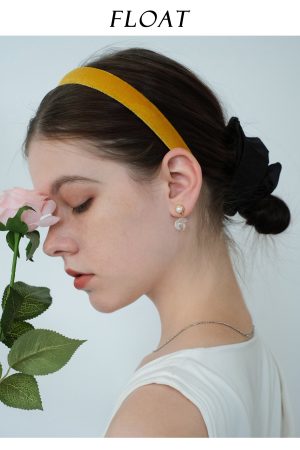 Versatile Black Velvet Headband - Minimalist Retro Hair Accessory for Women, Perfect for Autumn & Winter, Chic High-End Style