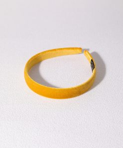 Versatile Black Velvet Headband - Minimalist Retro Hair Accessory for Women, Perfect for Autumn & Winter, Chic High-End Style