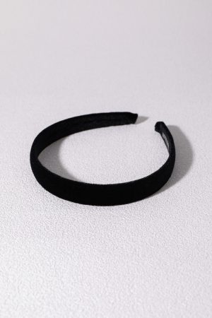 Versatile Black Velvet Headband - Minimalist Retro Hair Accessory for Women, Perfect for Autumn & Winter, Chic High-End Style