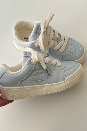 Versatile Flat White Sneakers for Students - Casual Board Shoes with Trendy 2025 Design