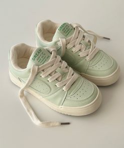 Versatile Flat White Sneakers for Students - Casual Board Shoes with Trendy 2025 Design