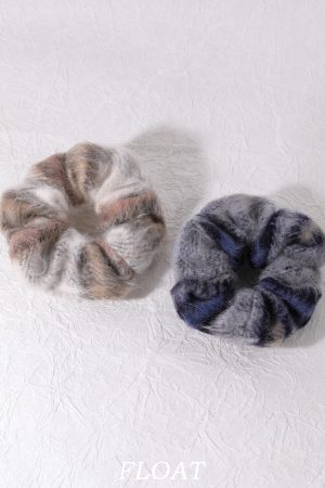 Versatile Japanese Style Checkered Wool Hair Tie - Plush Large Hair Rope for Women - Perfect for Autumn and Winter Fashion