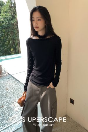 Versatile Long-Sleeve Slim-Fit T-Shirt with Lace Trim in Lyocell Wool - Perfect for Layering and Everyday Style