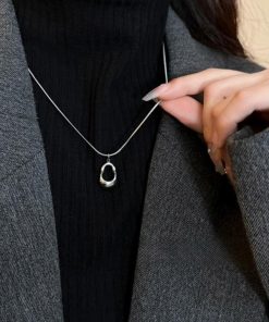 Versatile Minimalist Clavicle Necklace with Water Drop Pendant - Layered Cold Style High-End Chain Neck Accessory