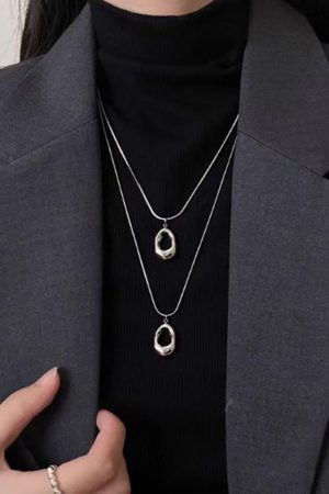 Versatile Minimalist Clavicle Necklace with Water Drop Pendant - Layered Cold Style High-End Chain Neck Accessory