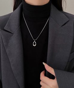 Versatile Minimalist Clavicle Necklace with Water Drop Pendant - Layered Cold Style High-End Chain Neck Accessory